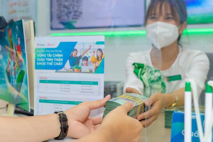Quầy giao dịch ngân hàng. Ảnh: Hải Thu.