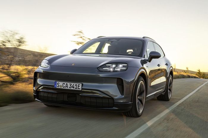 Nếu Tesla chính thức bán xe tại Việt Nam, hãng sẽ phải cạnh tranh với các thương hiệu xe điện cao cấp như Porsche, Mercedes-Benz, Audi. Ảnh: Porsche.