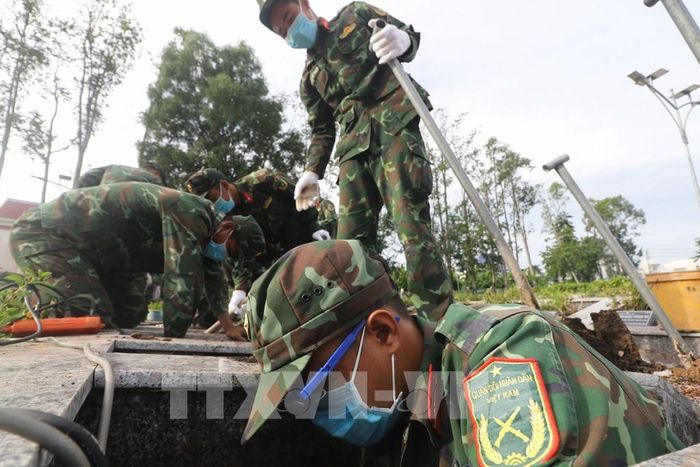 Đồng Tháp phấn đấu đến hết tháng 10 sẽ hoàn thành nhiệm vụ lấy mẫu và bàn giao mẫu. Ảnh: Hồng Thái - TTXVN