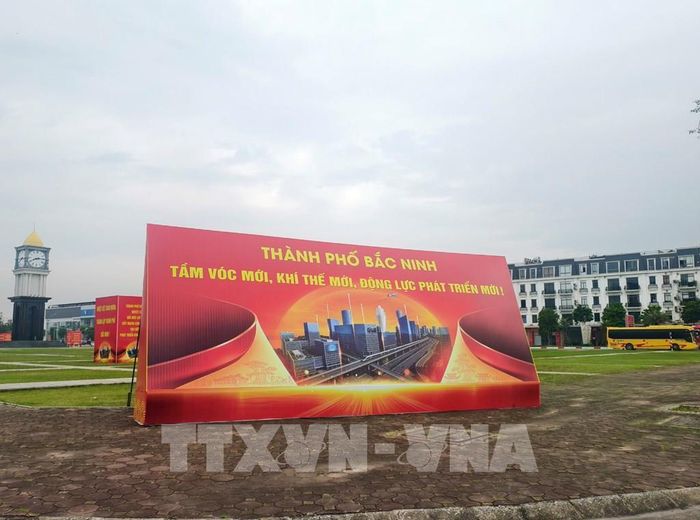 Pano khổ lớn tại Bắc Ninh thể hiện niềm tự hào trước ngày trở thành thành phố. Ảnh: Thanh Thương - TTXVN