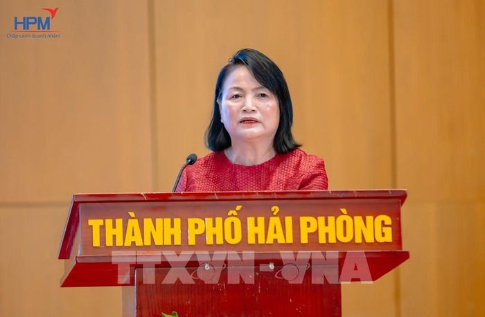 PGS.TS Dương Thị Liễu, Viện trưởng, Chủ tịch hội đồng khoa học Viện Văn hóa kinh doanh (IBC) phát biểu tại tọa đàm. Ảnh: Hoàng Ngọc – TTXVN