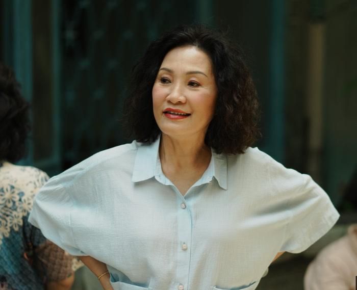 Hồng Đào tham gia nhiều dự án.