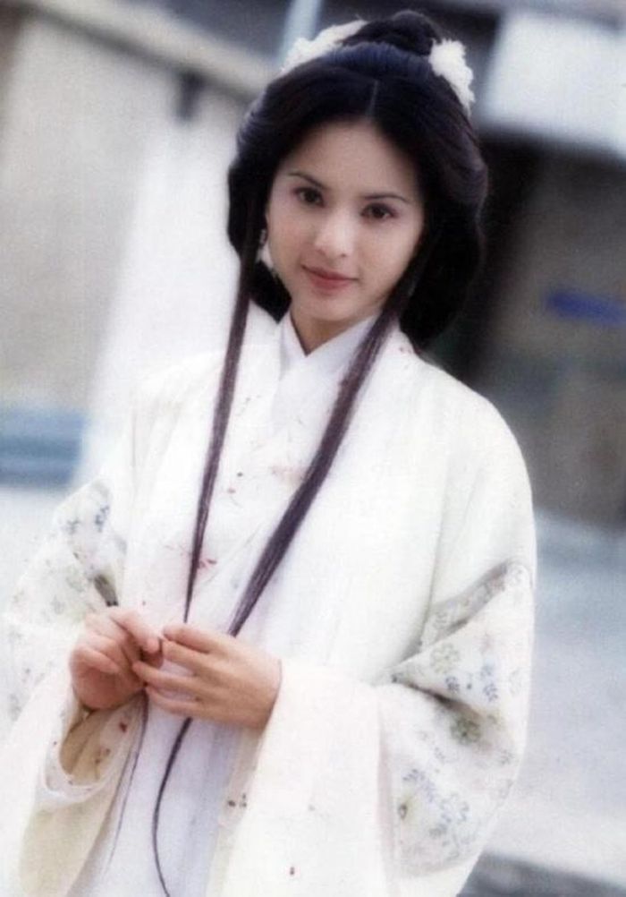 Lý Nhược Đồng đảm nhận Vương Ngữ Yên trong Thiên Long Bát Bộ 1997.