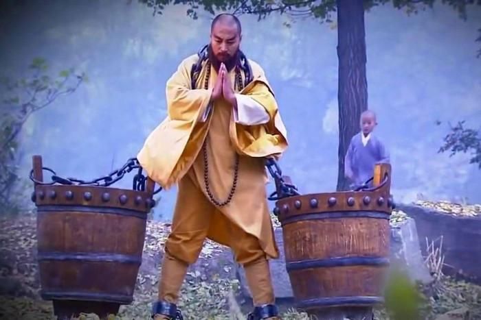 Đấu Tửu Tăng từng được đọc Cửu Âm Chân Kinh rồi sáng tạo Cửu Dương Chân Kinh, cho thấy thiên tư võ học cực cao.