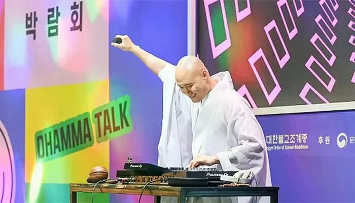 DJ NewJeansNim trình diễn tại Triển lãm Phật giáo Quốc tế Seoul 2024
