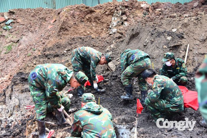 Thêm 5 bộ hài cốt liệt sĩ được tìm thấy tại Công viên Lê Thị Riêng.