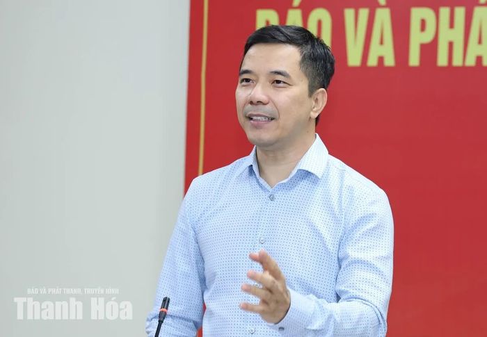 Phó Bí thư Thường trực Tỉnh ủy Nguyễn Hồng Phong phát biểu chỉ đạo tại buổi làm việc.