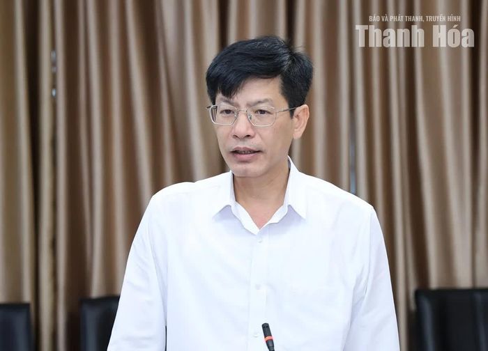 Giám đốc Báo và Phát thanh, truyền hình Thanh Hóa Phạm Văn Báu phát biểu tại buổi làm việc.