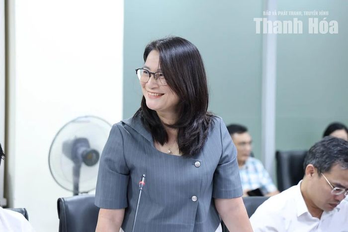 Trưởng phòng Thư ký Biên tập - Báo và Phát thanh, truyền hình Thanh Hóa Tô Thị Dung phát biểu tại buổi làm việc.