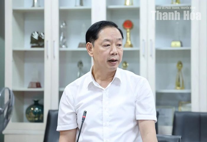 Lãnh đạo Ban Tổ chức Tỉnh ủy phát biểu ý kiến tại buổi làm việc.