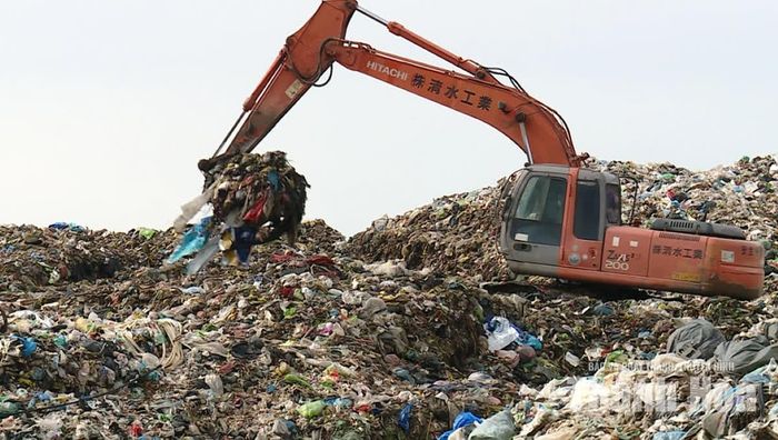 Dự án Nhà máy xử lý chất thải rắn thành phố Sầm Sơn được kỳ vọng sẽ giải quyết lượng chất thải rắn sinh hoạt tồn đọng và mới phát sinh cho các phường Sầm Sơn, Nam Sầm Sơn, nhưng do chậm tiến độ khiến toàn bộ số rác tại 2 địa phương này phải vận chuyển đi nơi khác xử lý.