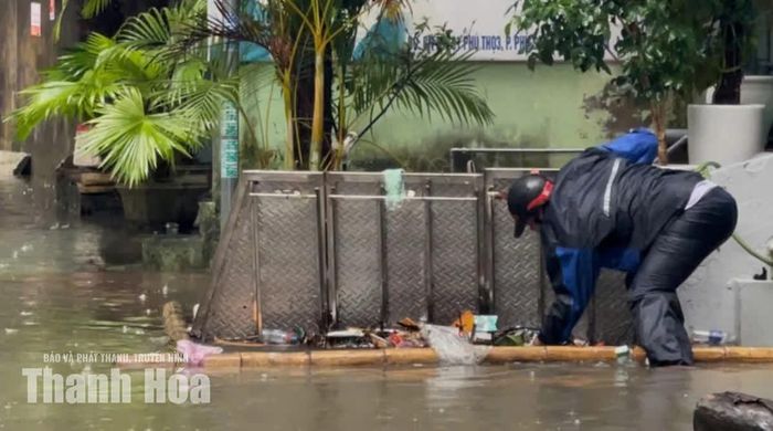 Nhiều khu vực ùn ứ nước được khơi thông.