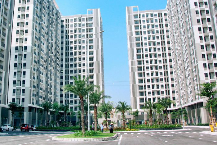  Khuôn viên rộng, tạo khoảng không xanh mát cho cư dân dự án nhà ở xã hội. 