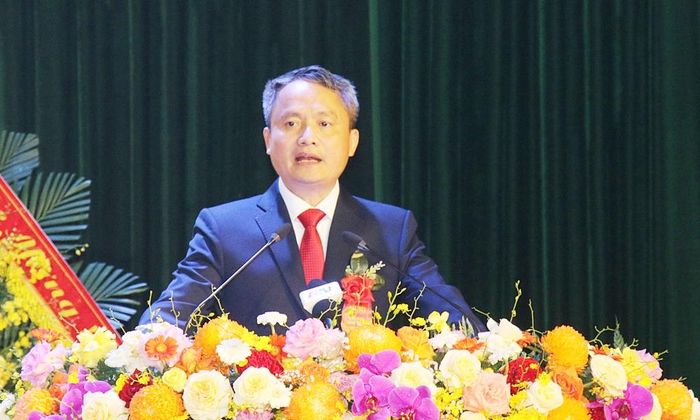  Đồng chí Trần Văn Vững, Tỉnh ủy viên, Bí thư Đảng ủy, Chủ tịch HĐND xã Tiên Du phát biểu tại buổi lễ. 