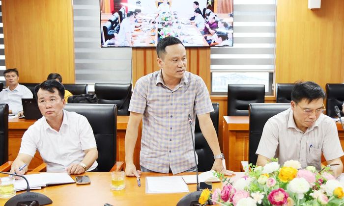  Lãnh đạo Trung tâm Kiểm định chất lượng sản phẩm đo đạc và bản đồ (đơn vị tư vấn giám sát dự án) phát biểu thảo luận các giải pháp đẩy nhanh tiến độ công việc. 