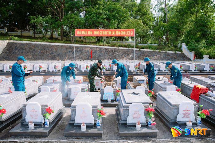 Thanh niên tích cực tham gia nhiều phần việc góp sức cùng các lực lượng thực hiện nhiệm vụ trong “Chiến dịch 500 ngày đêm”. Ảnh: ĐVCC