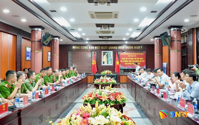 Các đại biểu dự buổi làm việc. Ảnh: T.CÔNG