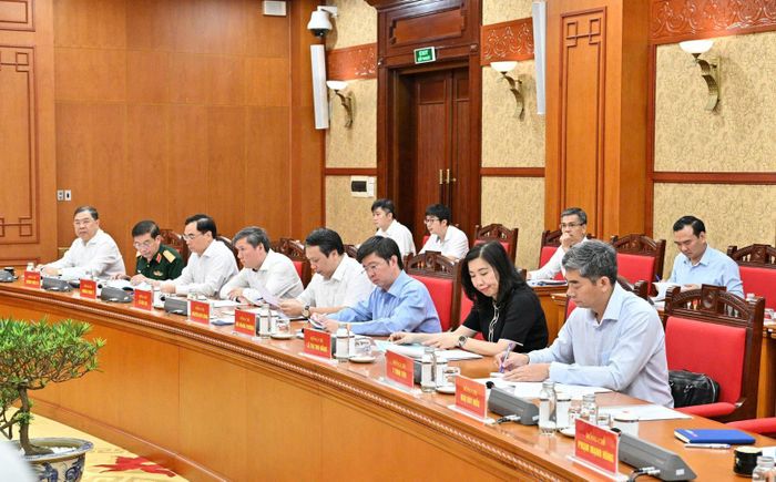 Các đại biểu tham dự cuộc họp. 
