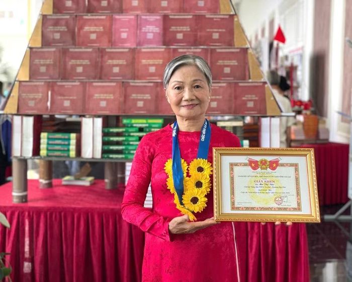  Bà Ma Thị Bắc tại lễ trao giải cuộc thi “Giới thiệu sách trực tuyến” năm 2026. Ảnh: P.D 