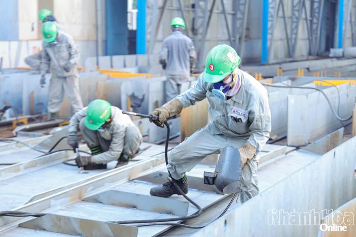 Hoạt động đóng tàu tại Công ty TNHH Jeil Vina NT.