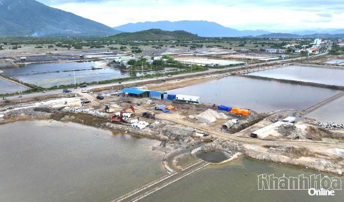 Thi công tuyến đường ven biển Vạn Lương - Ninh Hòa. ĐÌNH LÂM
