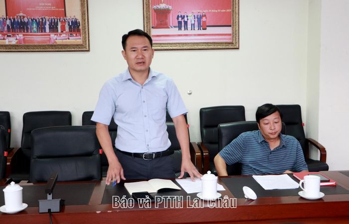 Đại diện các cơ quan báo chí phát biểu ý kiến tại hội thảo. 