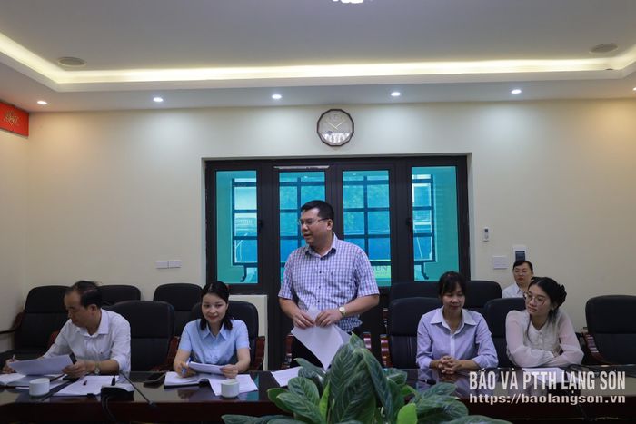 Đại diện cơ quan Báo và PTTH Lạng Sơn phát biểu tại cuộc họp