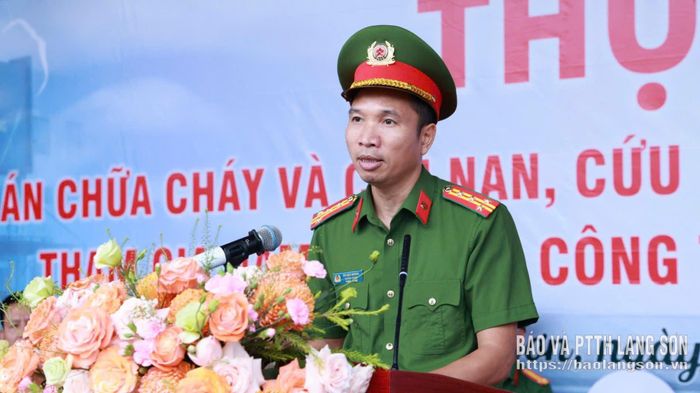 Lãnh đạo Phòng Cảnh sát PCCC và CNCH, Công an tỉnh phát biểu rút kinh nghiệm sau thực tập phương án