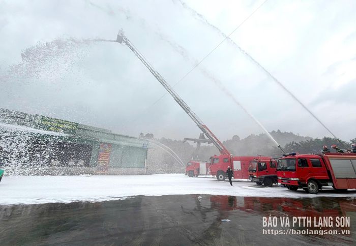 Huy động tổng tấn công dập tắt hoàn toàn đám cháy trong giai đoạn cuối của phương án