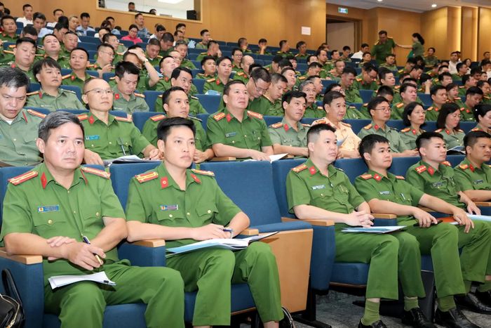 Các đại biểu dự hội nghị.