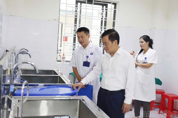 Đoàn thẩm định khảo sát, đánh giá thực tế tại Bệnh viện Nội tiết.