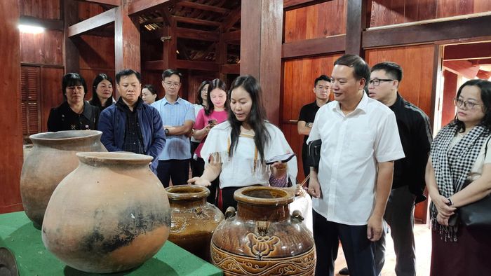 Không gian trưng bày các hiện vật truyền thống của người Churu ở xã Quảng Lập