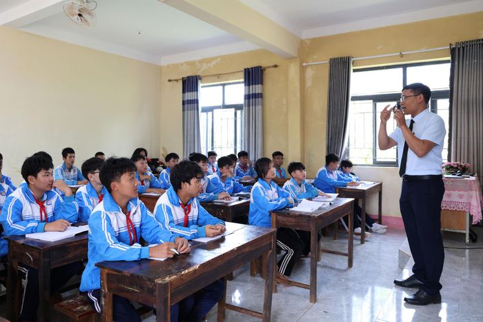 Tuyên truyền, giáo dục pháp luật về phòng, chống ma túy cho học sinh tại Trường Tiểu học Trần Quốc Toản (xã Đạ Huoai)