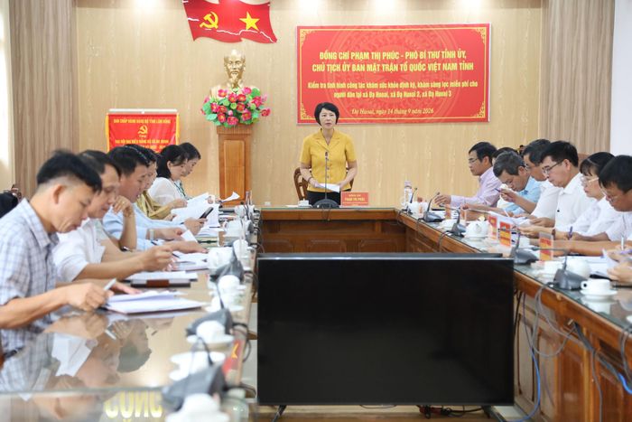 Quang cảnh buổi làm việc
