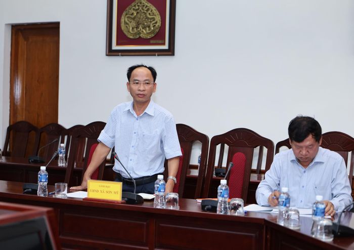 Chủ tịch UBND xã Sơn Mỹ Nguyễn Văn Ty báo cáo tại buổi làm việc