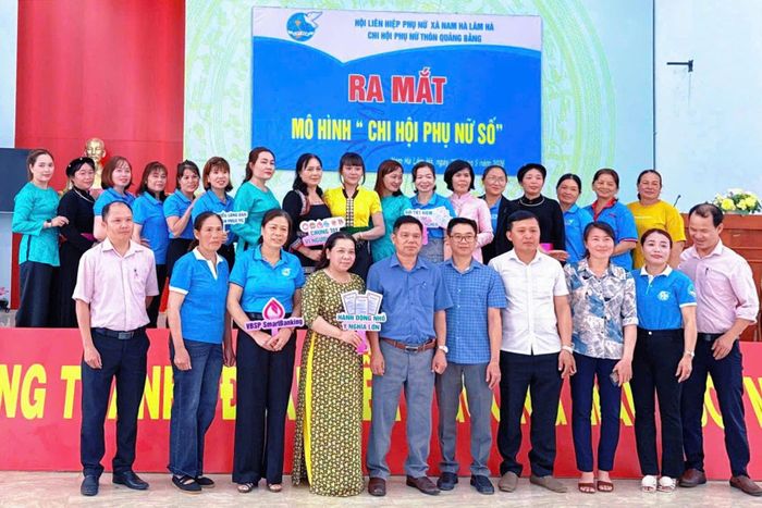 Mô hình “Chi hội phụ nữ số” góp phần lan tỏa kỹ năng và tiện ích số tại cộng đồng. (Ảnh: Linh Thư)