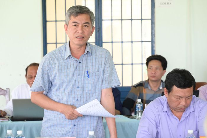 Ông Nguyễn Hoàng Đạo, Phó Giám đốc Sở Dân tộc và Tôn giáo có ý kiến tại buổi làm việc