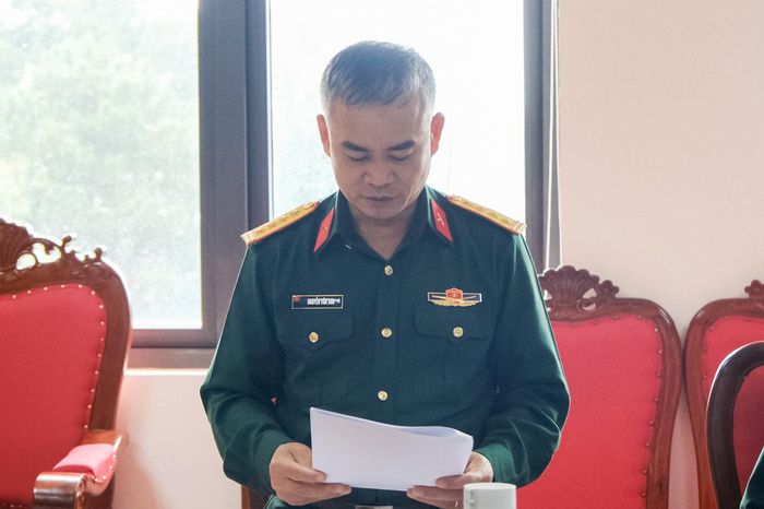Đại tá Nguyễn Văn Sơn, Tỉnh uỷ viên, Chính uỷ Bộ CHQS tỉnh thông qua dự thảo nghị quyết lãnh đạo thực hiện nhiệm vụ quý IV năm 2026