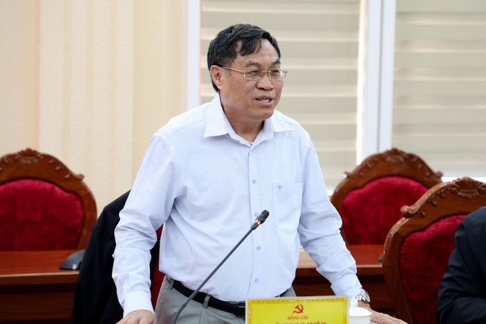 Tỉnh ủy viên, Phó Chủ tịch UBND tỉnh Võ Ngọc Hiệp cho rằng, cần phân loại cụ thể tài sản công để có phương án bàn giao cho địa phương, cộng đồng dân cư quản lý, sử dụng
