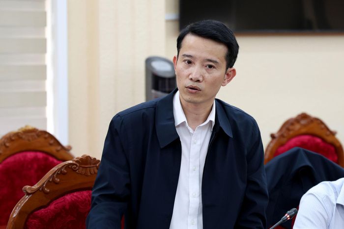 Giám đốc Trung tâm Quản lý nhà tỉnh Lâm Đồng Nguyễn Nhật Quang báo cáo tình hình quản lý nhà trên địa bàn