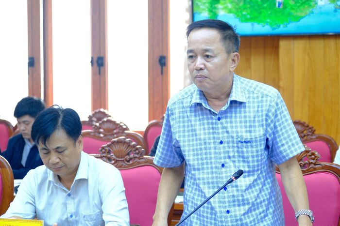 Ông Hồ Văn Sinh, Phó Chủ tịch UBND xã Đạ Tẻh 2 phát biểu tại buổi làm việc