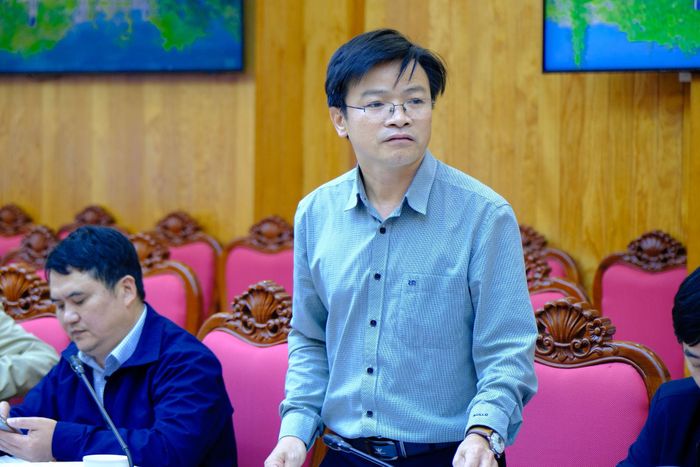 Ông Trần Văn Hiệp, Phó Giám đốc Ban Quản lý dự án đầu tư xây dựng số 1 Lâm Đồng phát biểu tại buổi làm việc