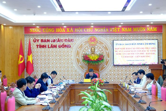Đồng chí Nguyễn Hồng Hải, Ủy viên Ban Thường vụ Tỉnh ủy, Phó Chủ tịch UBND tỉnh Lâm Đồng chủ trì buổi làm việc