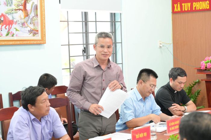 Ông Bùi Hiếu, Phó Giám đốc Sở Nội vụ có ý kiến tại buổi làm việc
