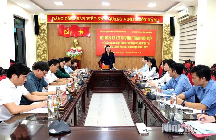 Quang cảnh hội nghị.