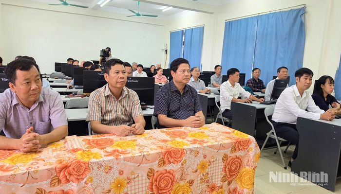 Các đại biểu dự lớp tập huấn.