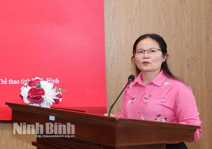 Đại diện Sở Văn hoá và Thể thao phát biểu tham luận tại Hội thảo.