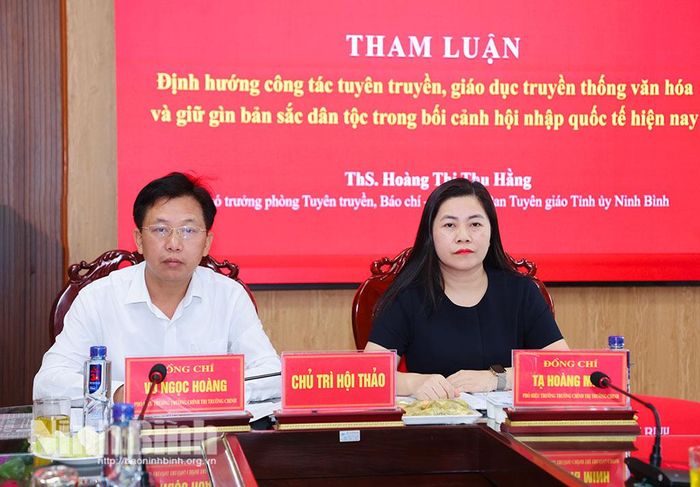 Các đồng chí chủ trì Hội thảo.