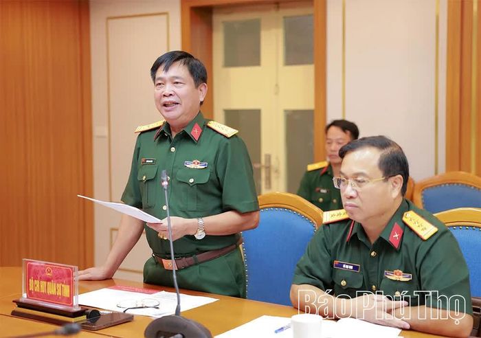Lãnh đạo Bộ CHQS tỉnh báo cáo tại hội nghị.