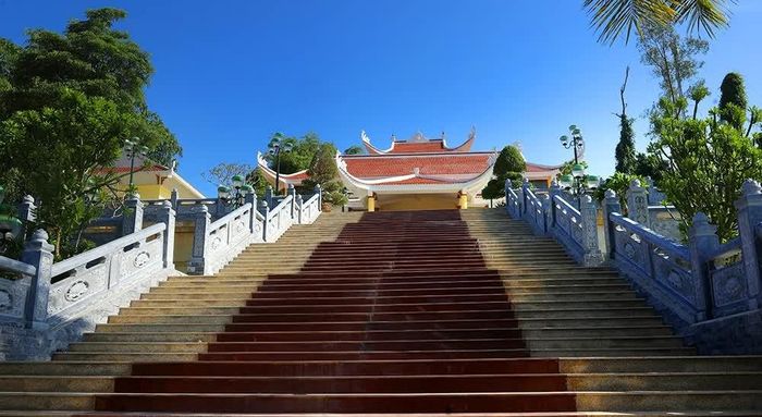 Nghĩa trang liệt sĩ Lạc Sơn